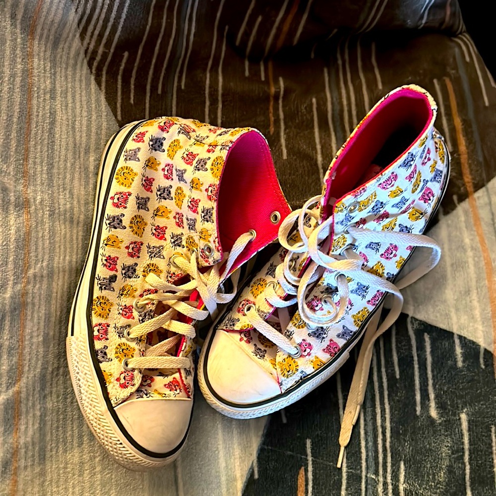 Converse all start.7.5 women,5.5 man.tiger,lion print